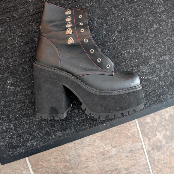 Demonia Shoes - Demonia Black Leather Interior